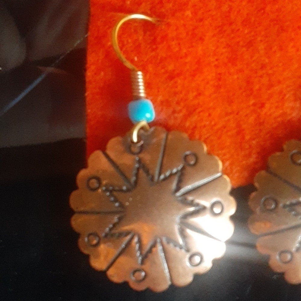 Artisan Style, Gold Tone Earrings. - Picture 2 of 4